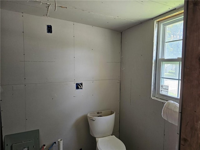 bathroom featuring toilet