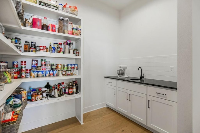 16649 S Tomashaw St, Olathe, KS 66062 - storage area with a sink