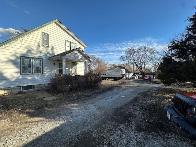 exterior space featuring driveway