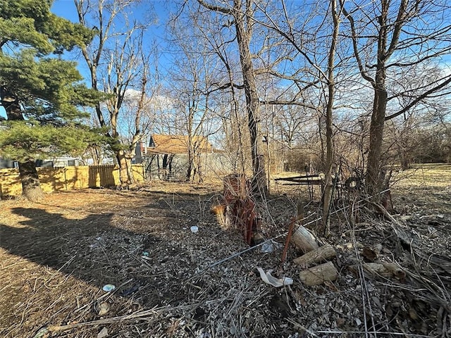 view of yard featuring fence