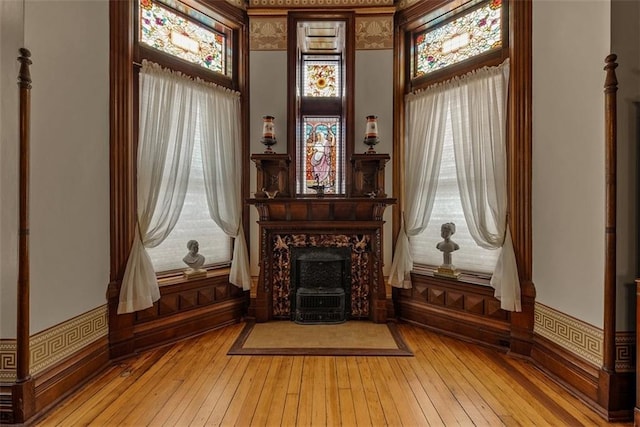 sitting room featuring light wood-type flooring