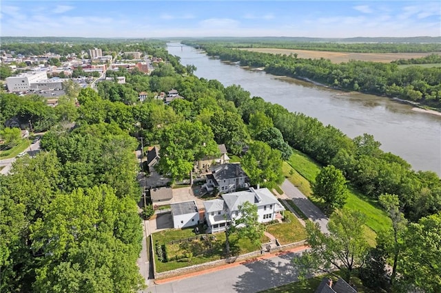928 S Esplanade St, Leavenworth, KS 66048 - aerial view of property and surrounding area featuring a nearby body of water