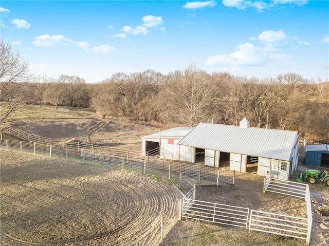 17259 174th St, Basehor, KS 66007 - horse barn with a view of countryside