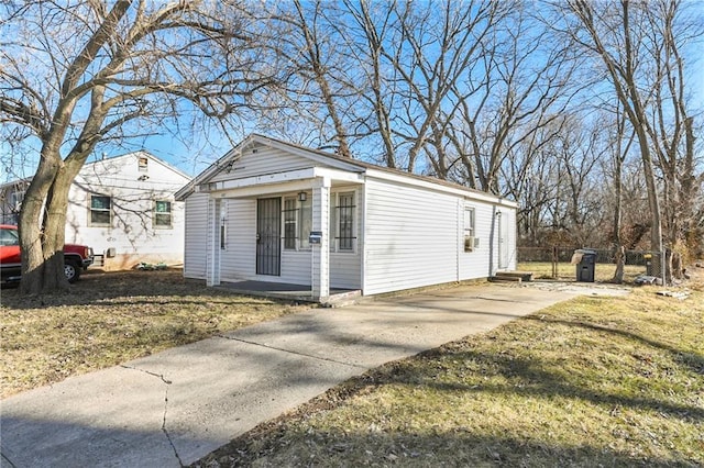 view of front of home with a front yard