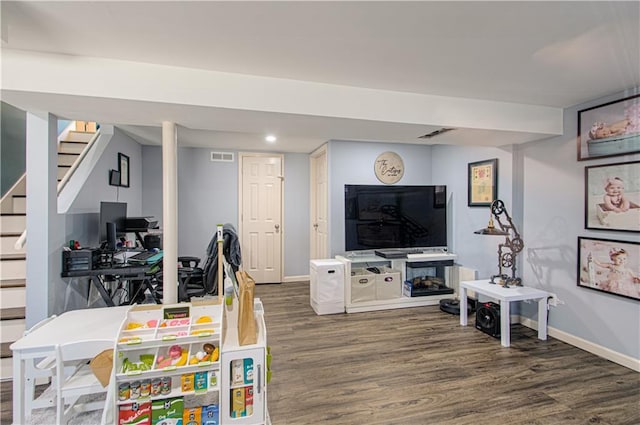 rec room featuring visible vents, baseboards, wood finished floors, and recessed lighting