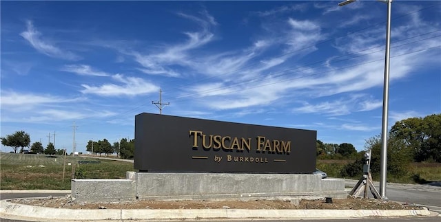 view of community / neighborhood sign