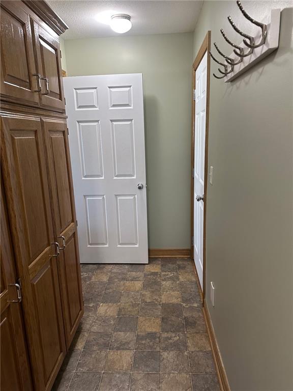 920 SW Drake Dr, Lees Summit, MO 64082 - photo 19