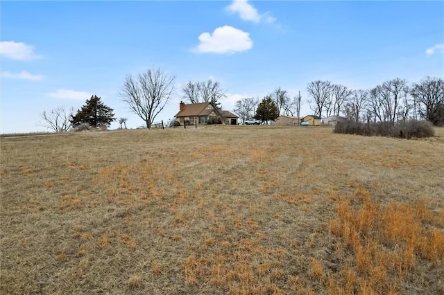 view of yard featuring a rural view