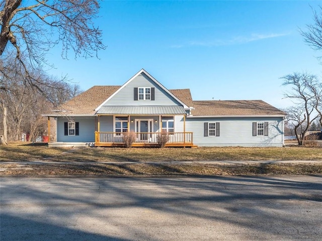 view of front of property with covered porch