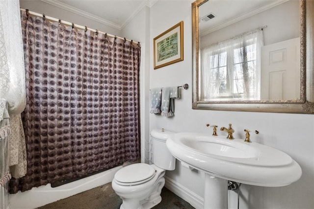 bathroom with toilet, a shower with curtain, visible vents, and ornamental molding