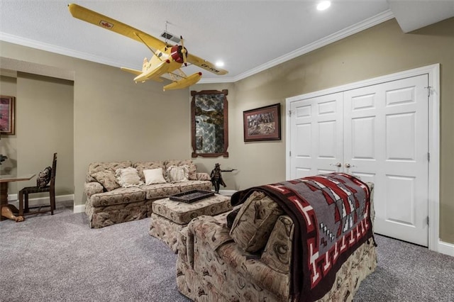 carpeted living room featuring visible vents, crown molding, and baseboards