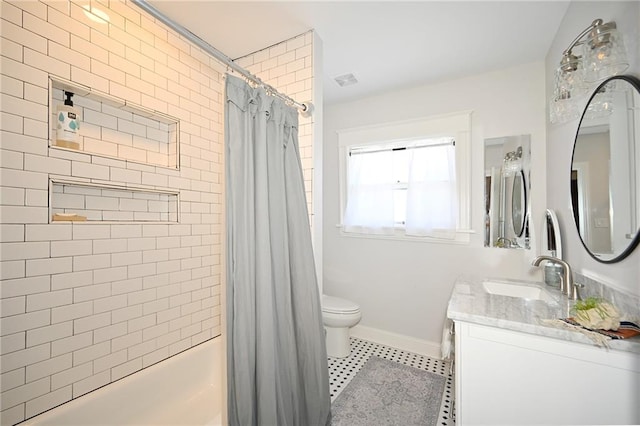 bathroom featuring shower / bathtub combination with curtain, visible vents, toilet, baseboards, and vanity