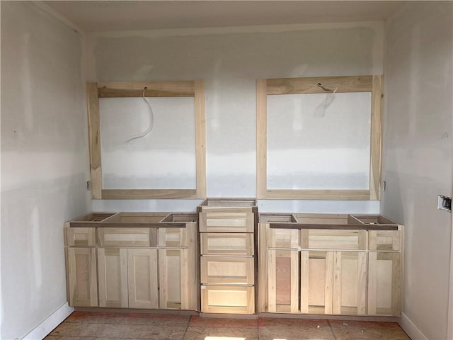 4524 N 86th Ter, Kansas City, MO 64156 - kitchen featuring baseboards