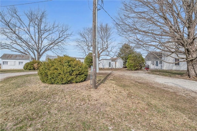 view of front facade with a front yard