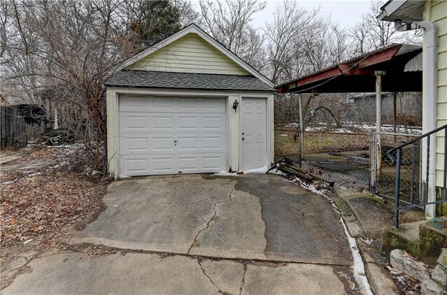 detached garage with driveway