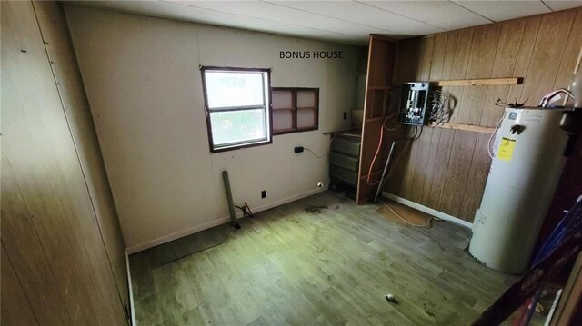 1147 Fern Rd, Fort Scott, KS 66701 - utility room featuring water heater