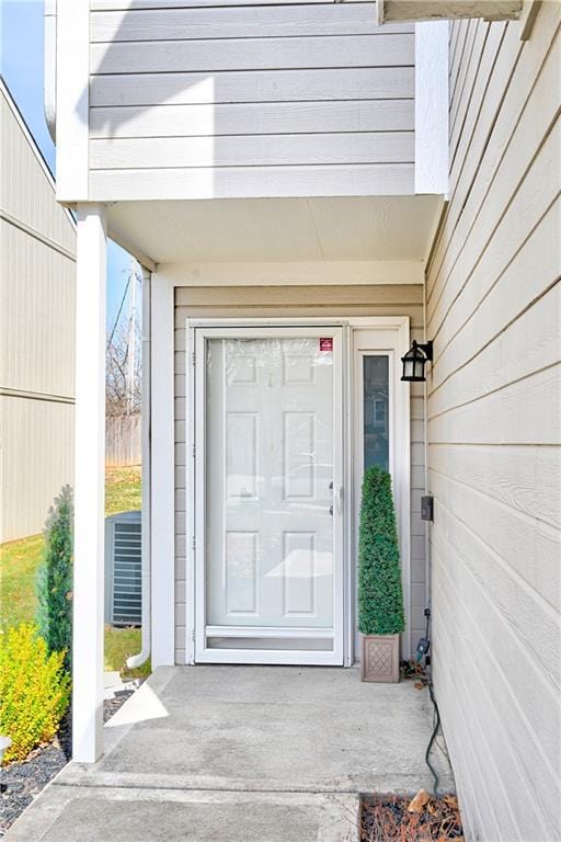 view of property entrance