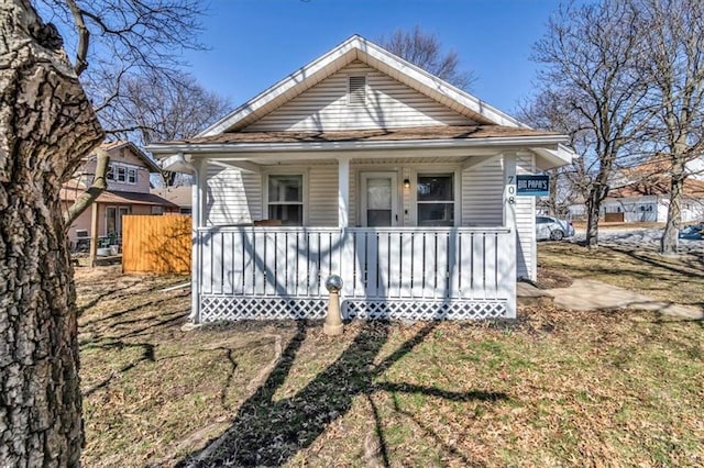 view of front of property featuring a porch