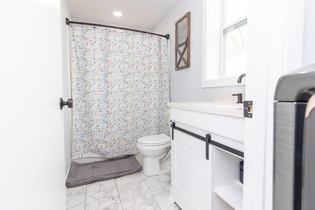 full bathroom featuring a shower with shower curtain, toilet, marble finish floor, vanity, and recessed lighting