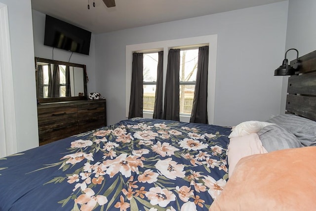 bedroom featuring a ceiling fan