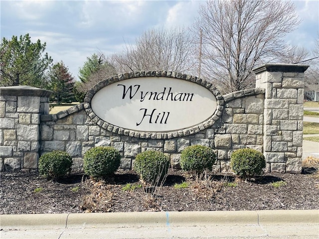 view of community / neighborhood sign