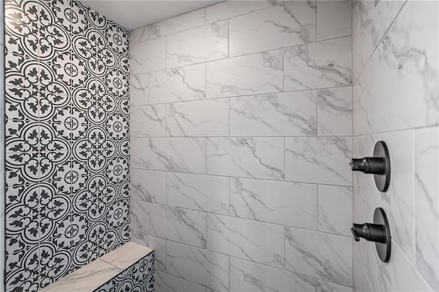 bathroom featuring tiled shower