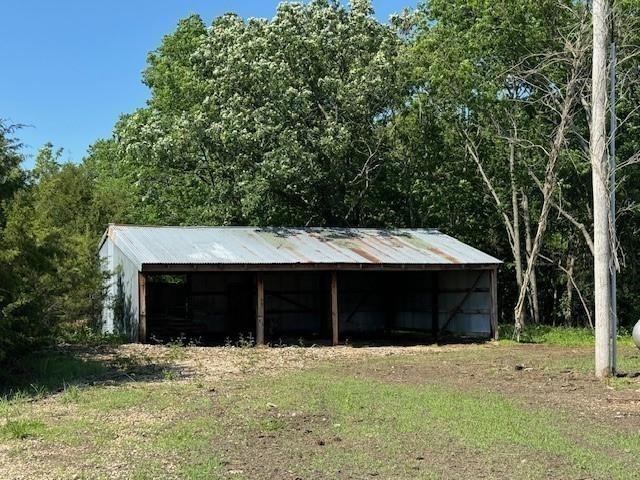 view of pole building featuring a carport