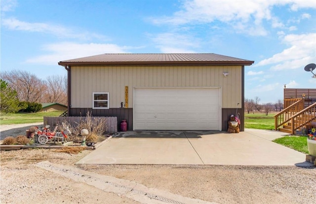 view of detached garage