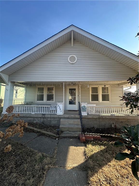 view of front of home with covered porch