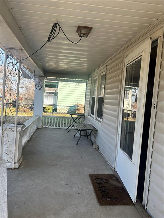 view of patio / terrace with a porch