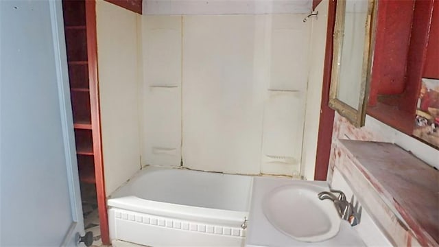 full bath featuring washtub / shower combination