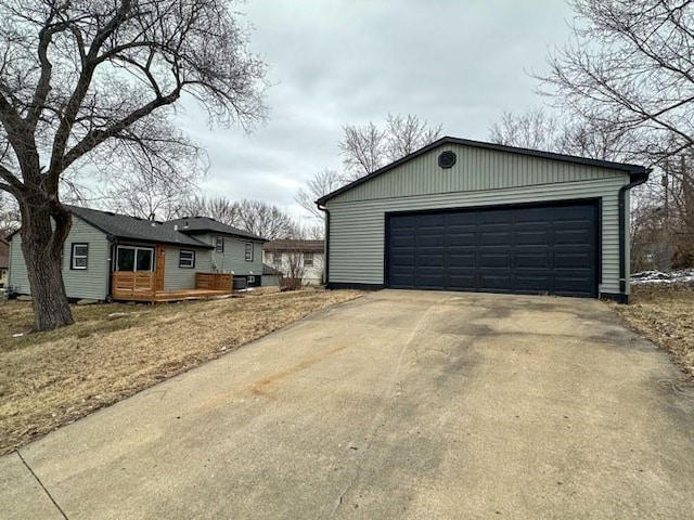 view of detached garage