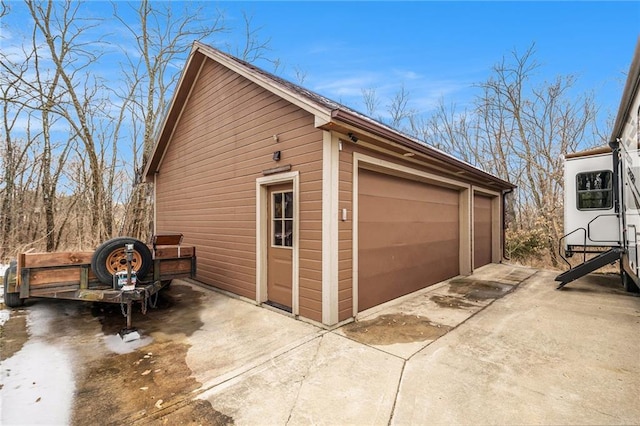 view of detached garage