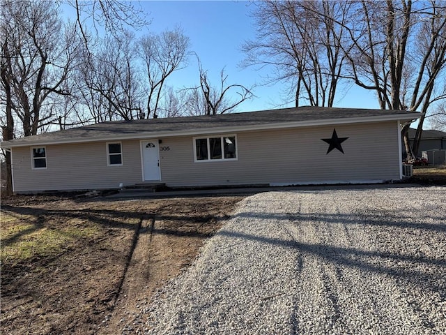 ranch-style home with entry steps