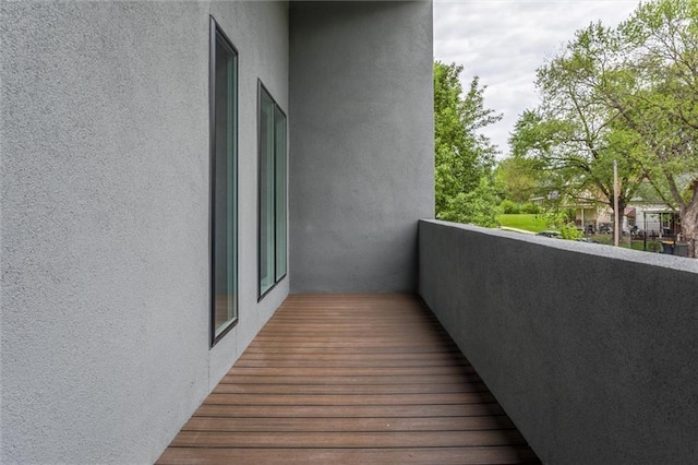 3322 Tracy Ave, Kansas City, MO 64109 - view of balcony