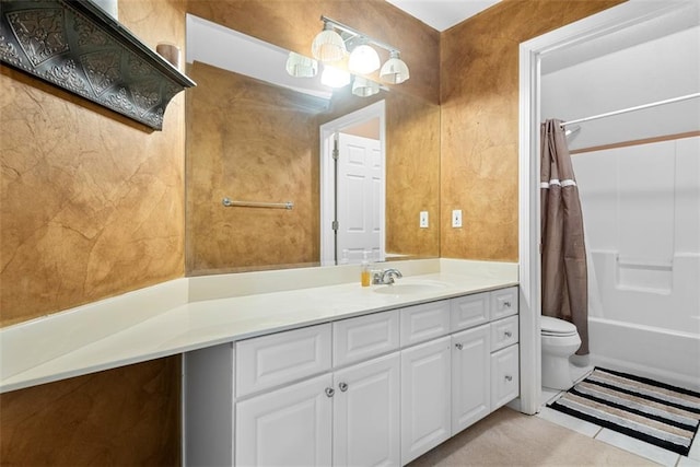 15498 Cedar Ln, Basehor, KS 66007 - full bathroom featuring vanity and shower / bath combo with shower curtain