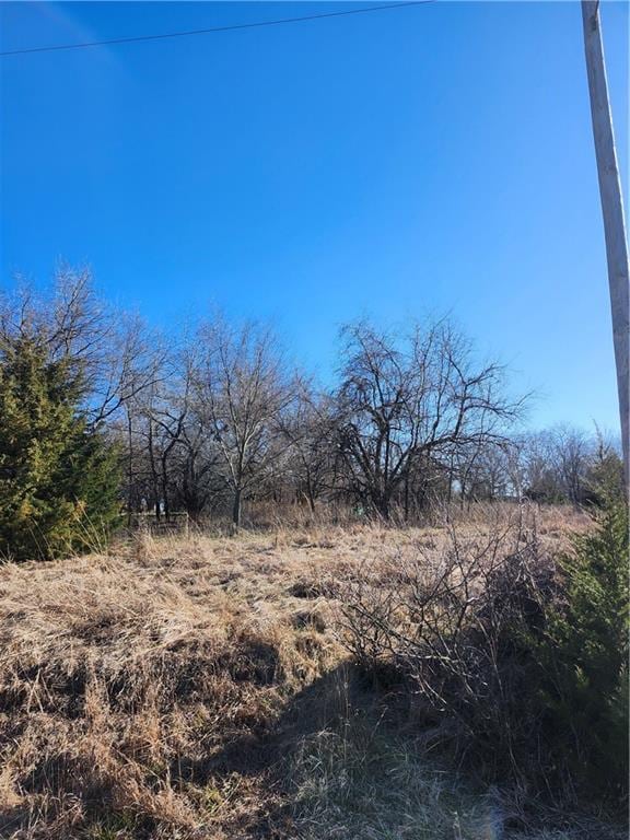 Listing photo 2 for 46 Oklahoma Dr, Linn Valley KS 66040