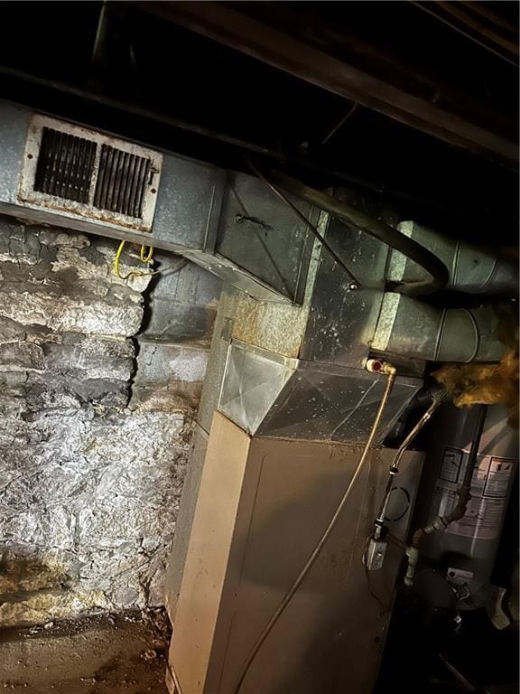 480 Wallace Ave, Kansas City, MO 64125 - utilities with visible vents