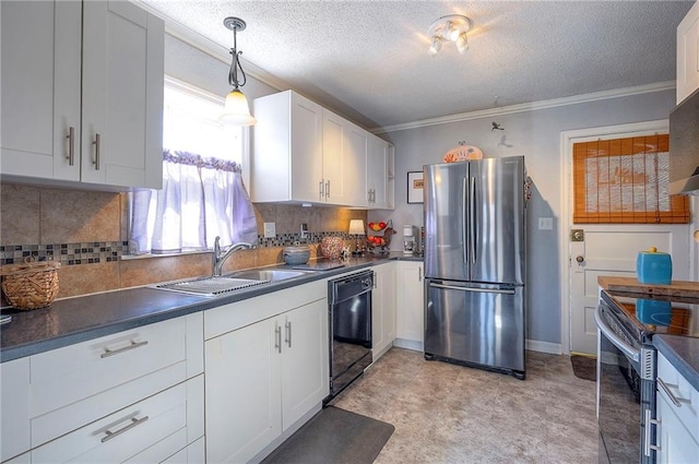 kitchen featuring a sink, dark countertops, ornamental molding, and stainless steel appliances