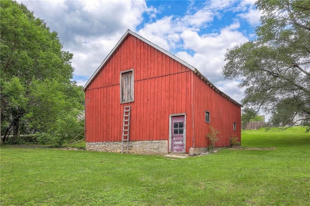 5200 NW Valley View Rd, Blue Springs, MO 64015 - view of barn featuring a yard