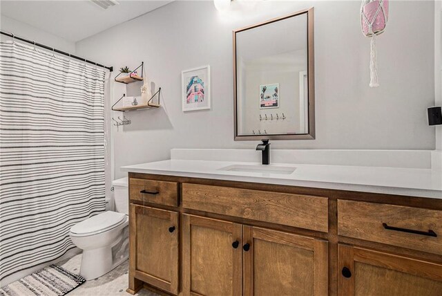 21143 W 189th Ct, Spring Hill, KS 66083 - full bathroom featuring vanity and curtained shower