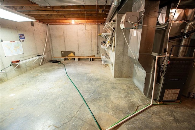 22513 E 33rd St S, Blue Springs, MO 64015 - unfinished below grade area with heating unit