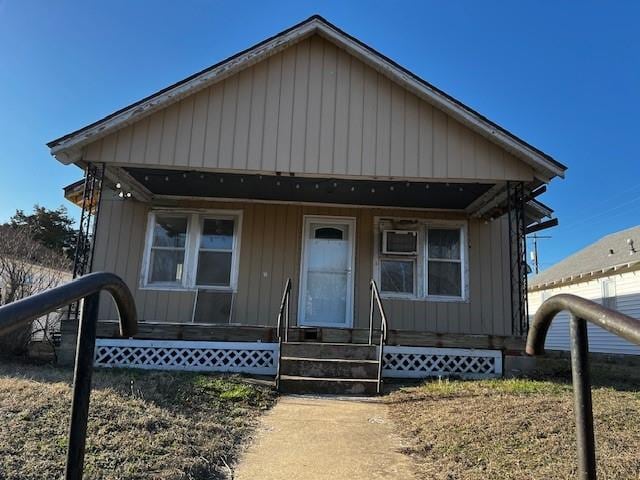 bungalow-style home with covered porch