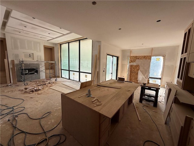 7410 NW Pampas Ln, Parkville, MO 64152 - kitchen with a kitchen island