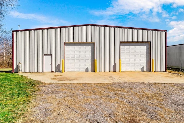 view of detached garage