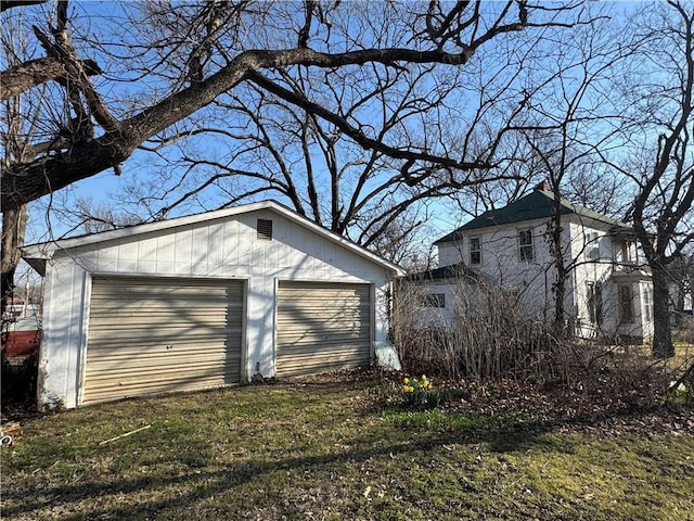 view of detached garage