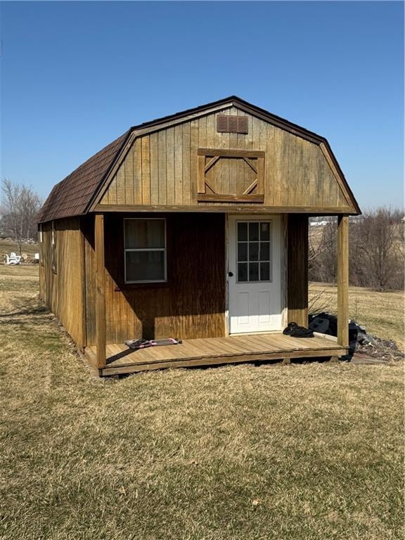 view of outbuilding with an outbuilding