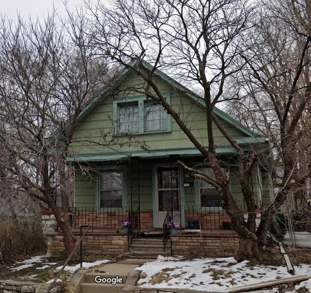 view of front of house featuring covered porch