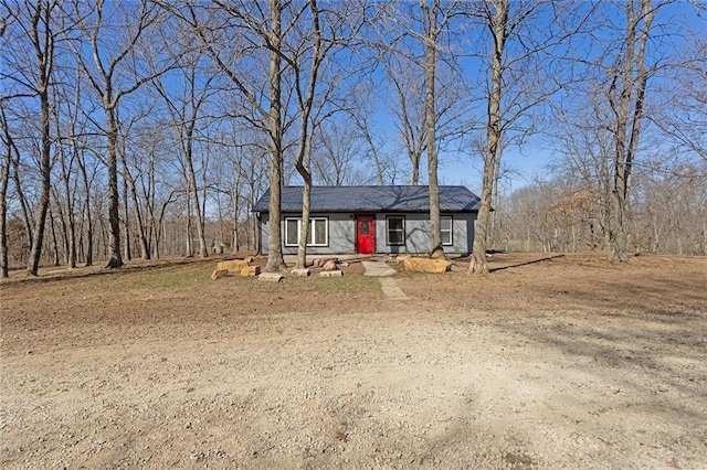 view of front of home featuring driveway