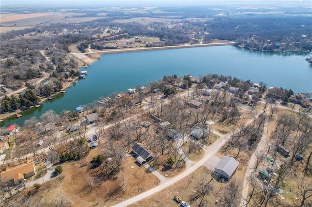 34 Bobcat Dr, Mound City, KS 66056 - aerial view of property and surrounding area featuring a large body of water